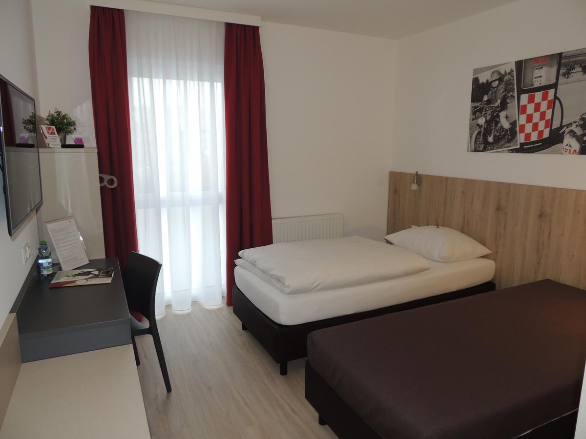קורנויבורג Avia Motel Bisamberg מראה חיצוני תמונה